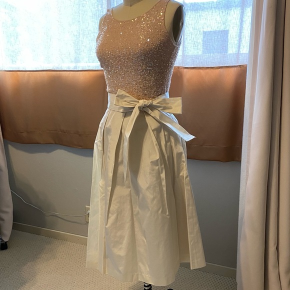 Beautiful ensemble - Picture 5 of 9